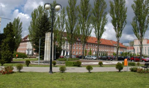 Budynek Urzędu Miasta Piły. Widok z placu Staszica